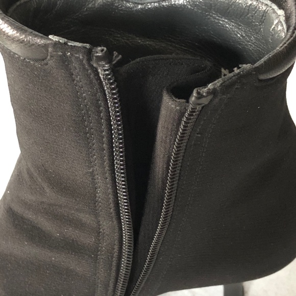 Stuart Weiztman Kitten Heel Gore Tex Boot 5.5 M - Picture 11 of 16